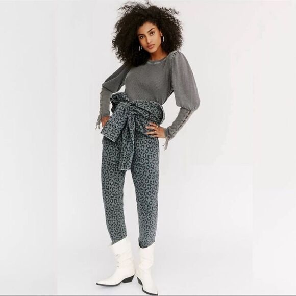 One Teaspoon leopard print denim boilersuit
 Oversized cropped sold at ASOS - Picture 2 of 15